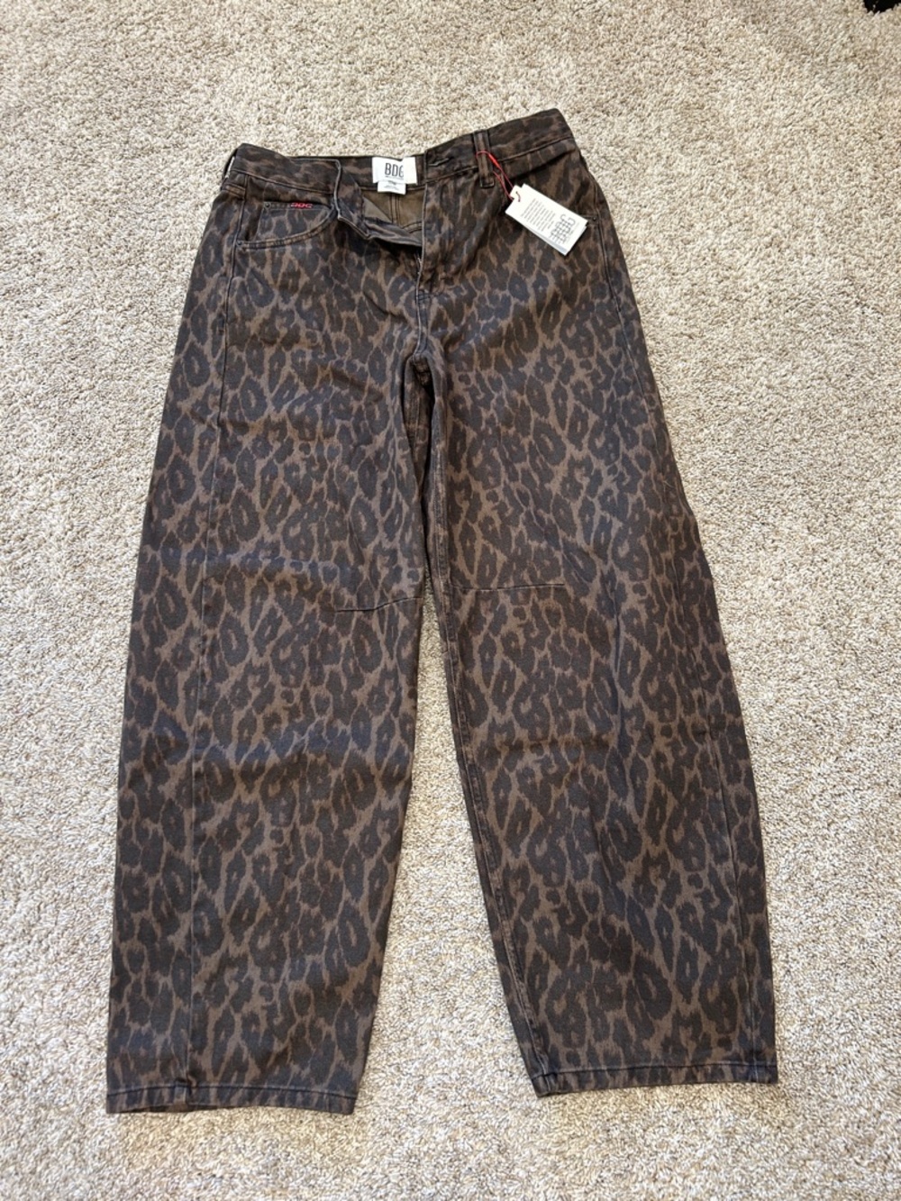 BDG Urban Outfitters Leopard Print Barrel-Leg Logan Boyfriend Jeans Black Brown
